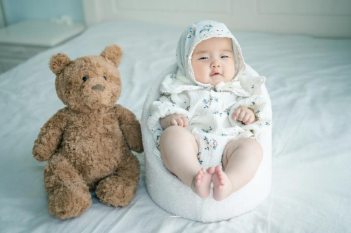 章丘宝宝吃不饱母乳的症状